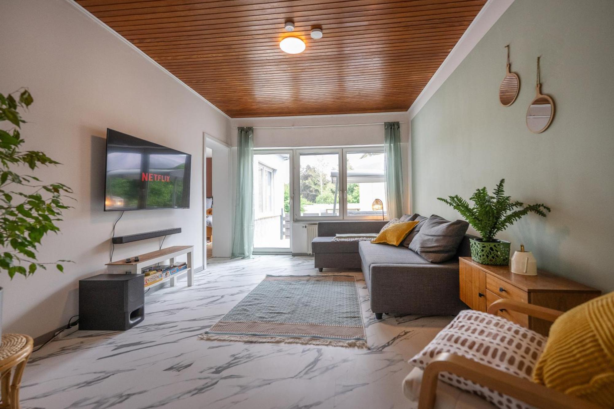Wohlfuehlwohnung Mit 25 Qm Terrasse, Netflix Coblença Exterior foto